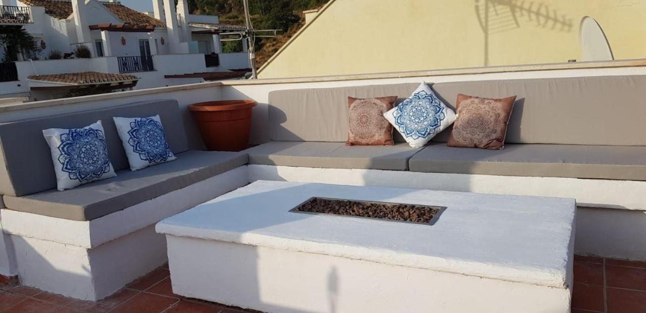 3 Bedroom Duplex Penthouse With Stunning Rooftop Solarium And See Views Apartamento Marbella