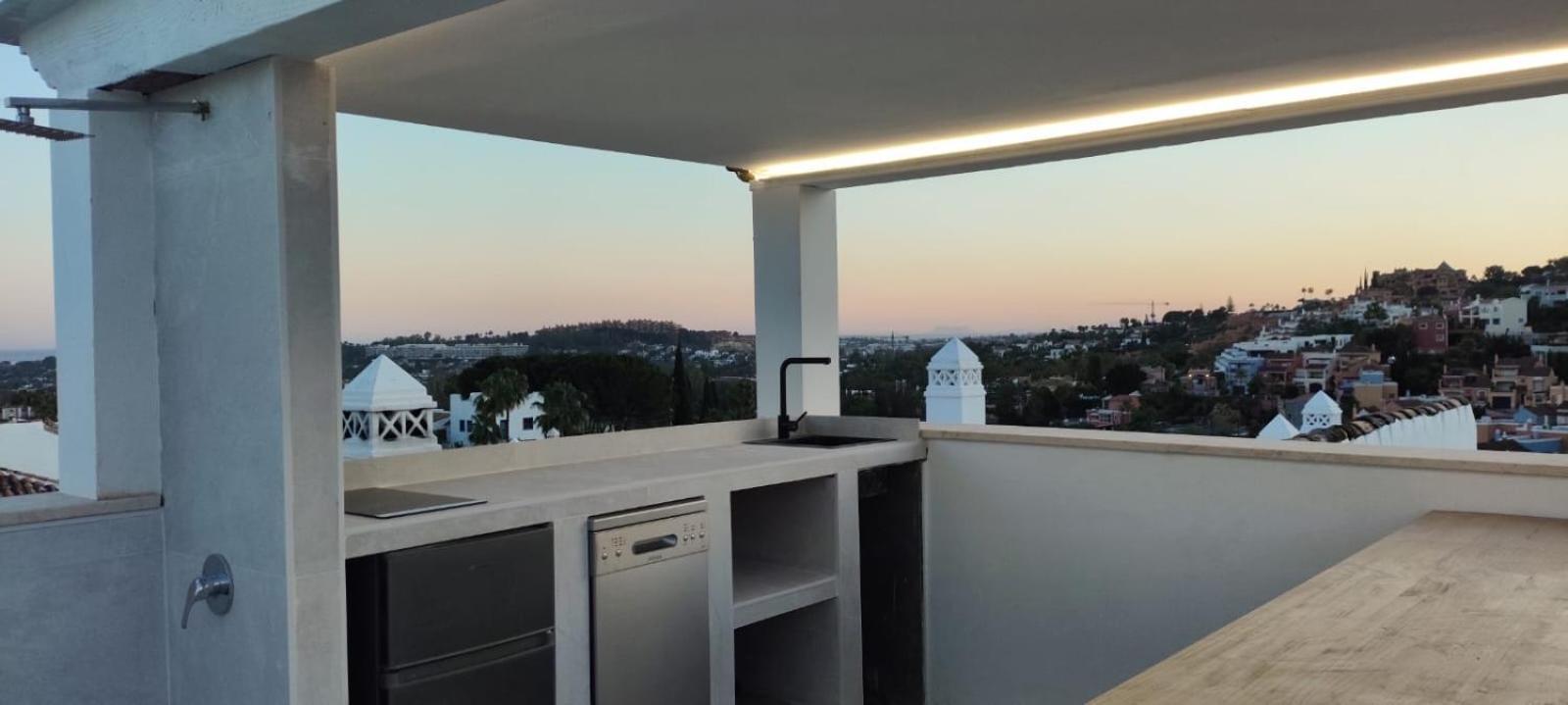 Apartamento 3 Bedroom Duplex Penthouse With Stunning Rooftop Solarium And See Views